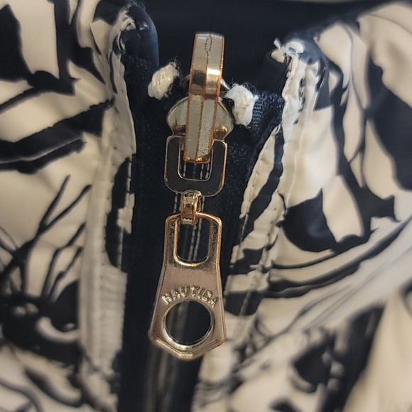 reversible packable jacket PRICED TO SELL - Picture 5 of 6